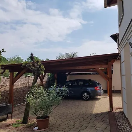 Pensiune Elek Apartmanhaz *