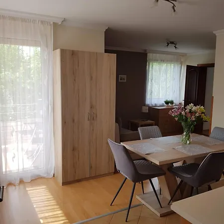 Pensiune Elek Apartmanhaz *