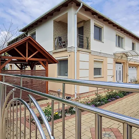 Elek Apartmanhaz Gasthof