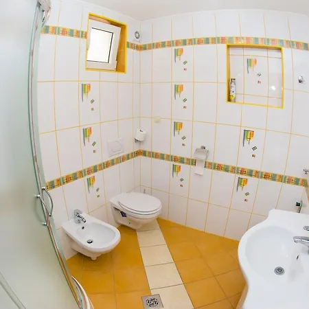 Elek Apartmanhaz